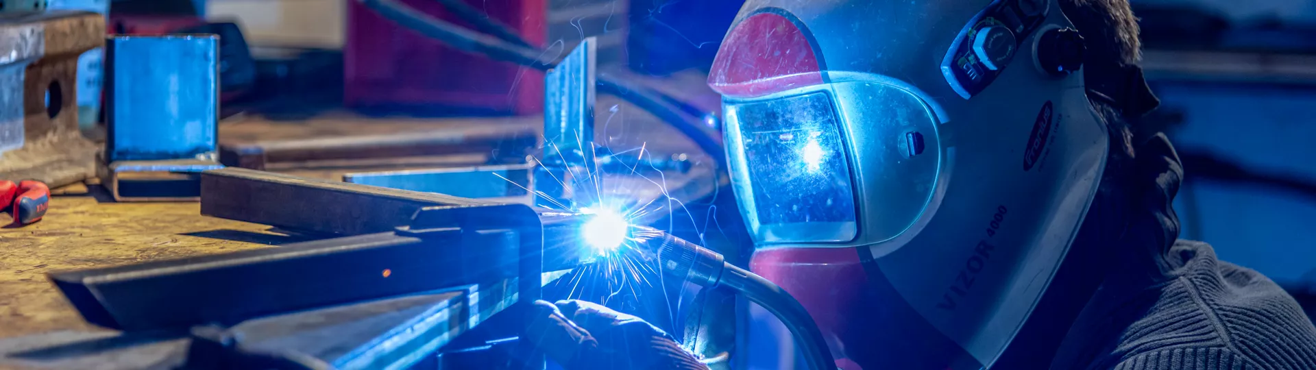 Welding a workpiece